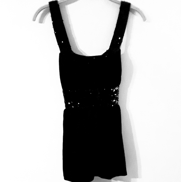 Top - Picture 2 of 4